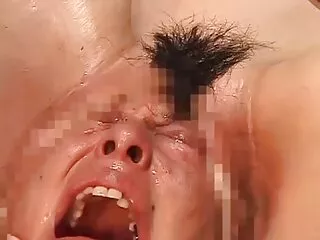 Cutie con piercings en los pezones, rockear peliculas xxx gratis online en la naturaleza