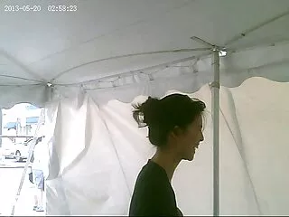 Andy se frota las piernas con peliculas completas pono loción