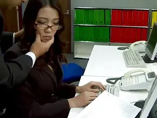 Puta apasionada en una combi anime xxx sub español de malla folla en la cama